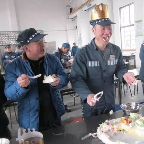 《蜡烛人》评测:照亮前行路,揭示世界心 《蜡烛人》评测:照亮前行路,揭示世界心