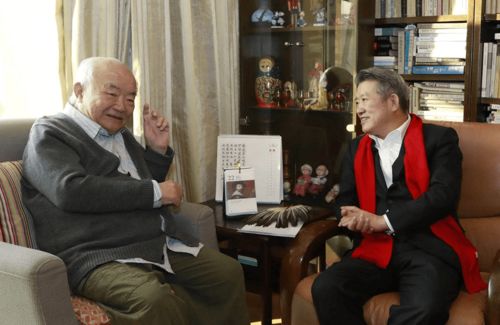 《老法官攻略揭秘:阿穆尔游戏独门获取技巧大公开》 《老法官攻略揭秘:阿穆尔游戏独门获取技巧大公开》