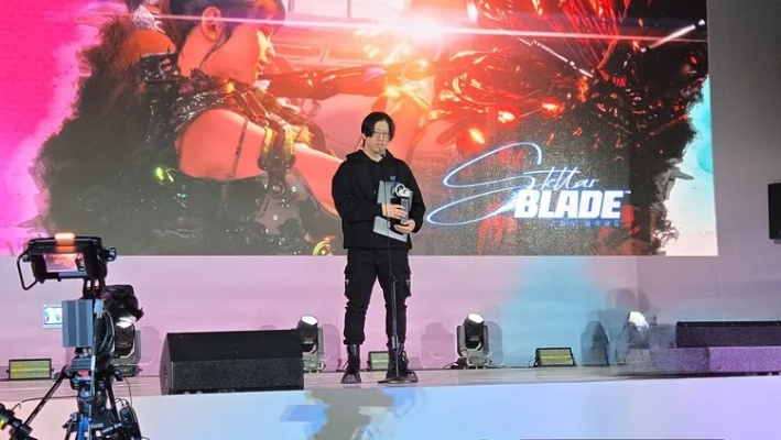 《光与影》年度巨制：揭秘星刃制作人背后的光影传奇