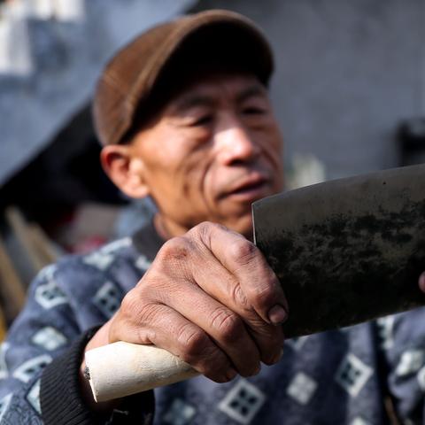 《铁匠传奇》Steam发售，打铁剑指天下，如何成就传奇？